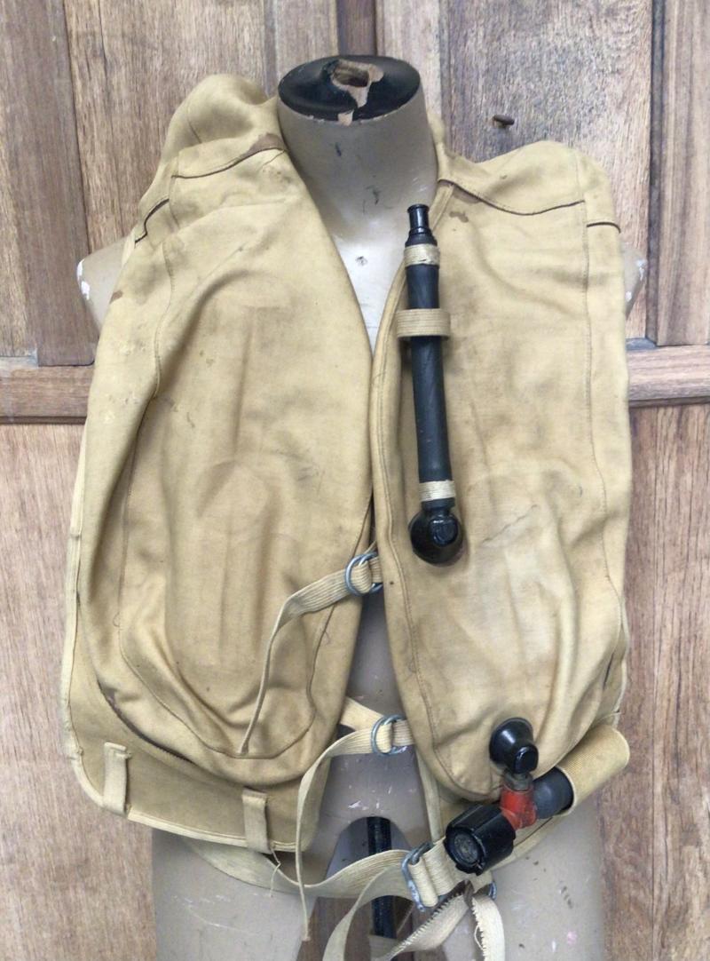 WW2 Luftwaffe Pilot Schwimweste (Life Vest)