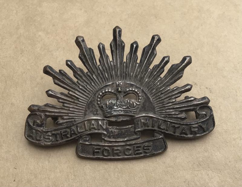 1953-60 White Metal Rising Sun ( Armoured Units)