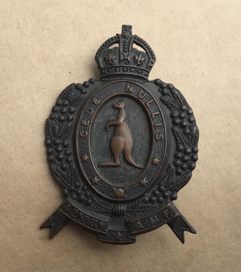 1930-42  42nd Battalion Hat Badge