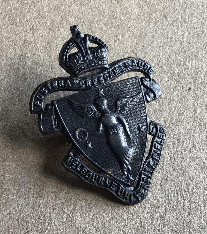 1930-42 Melbourne University Rifles Hat Badge