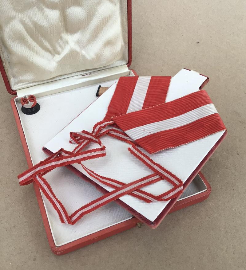 Kingdom of Italy Order of the Crown of Italy - Commanders Neck Badge.