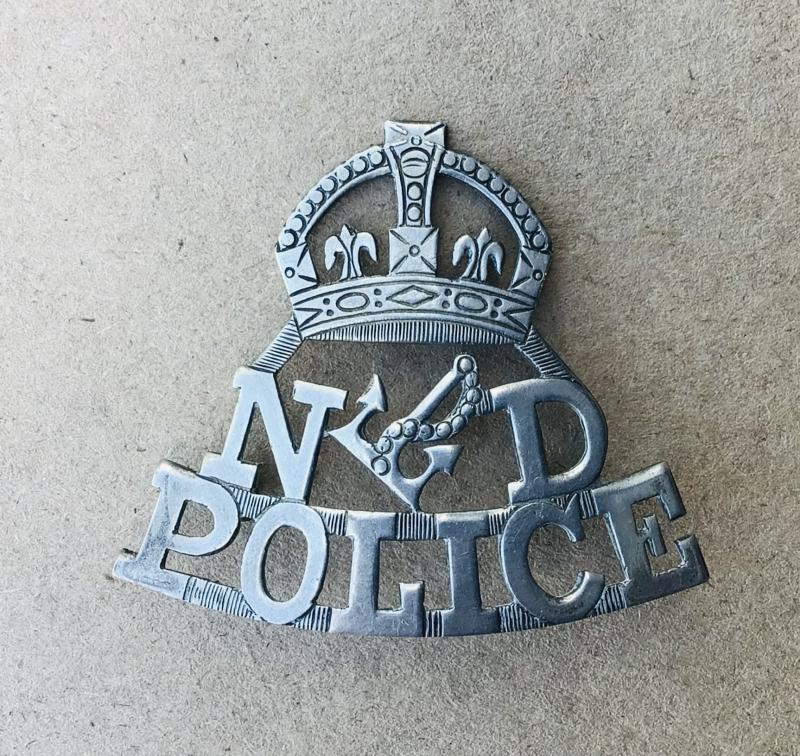 WW2 Australian Naval Dockyard Police Hat Badge