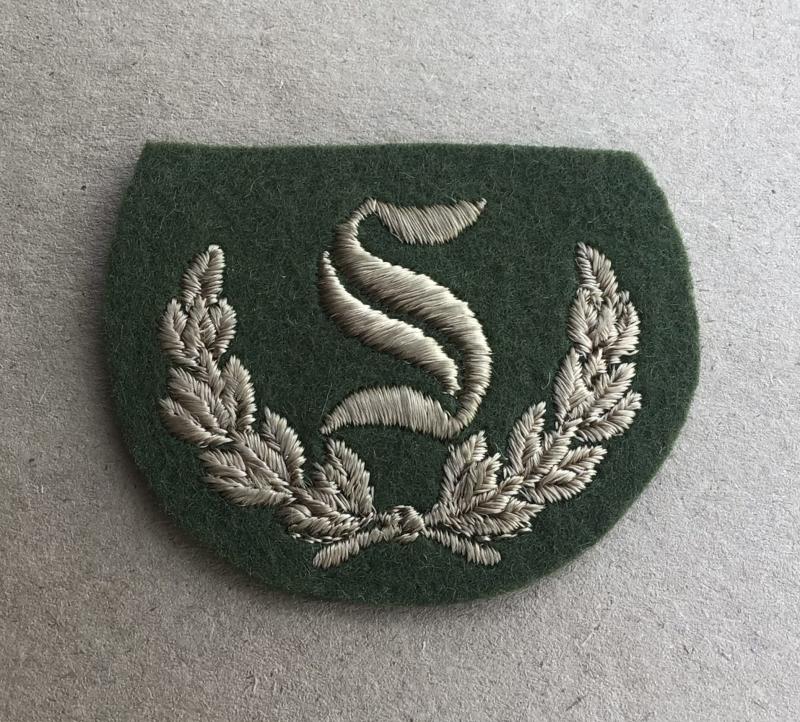 Australian c.1935-1942 Artillery Surveyor Proficiency Sleeve Badge