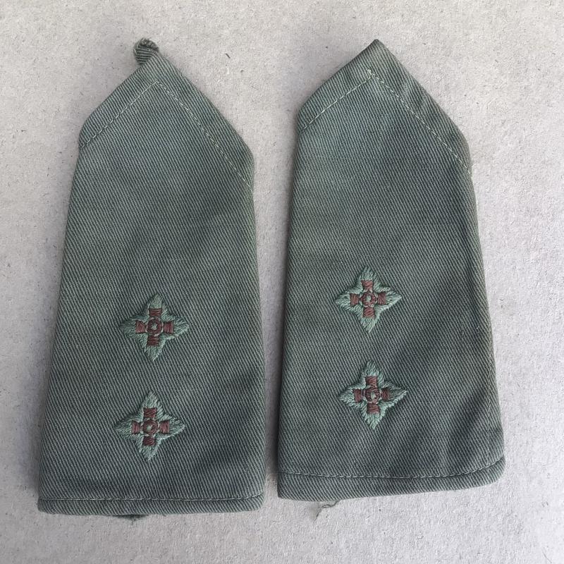 Australia c.Vietnam War Army Officers Slip on Rank for Jungle Greens Shirt