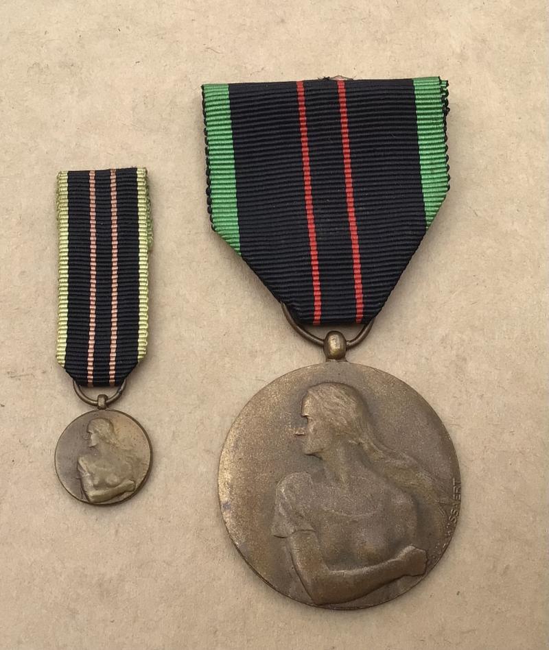 France WW2 Resistance Medal and Miniature
