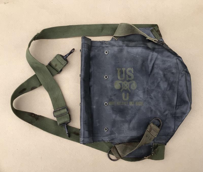 US WW2 M7 Carrier for M5 Assault Gas Mask