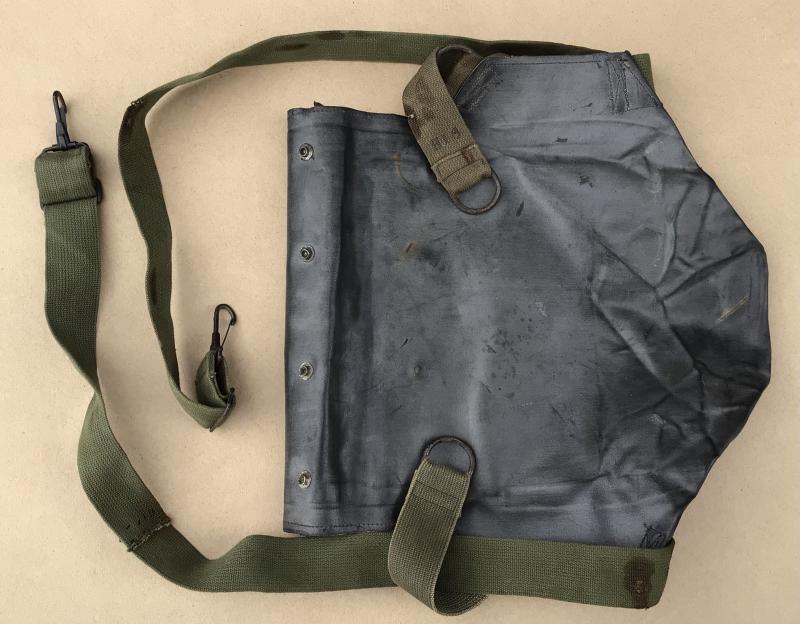 US WW2 M7 Carrier for M5 Assault Gas Mask