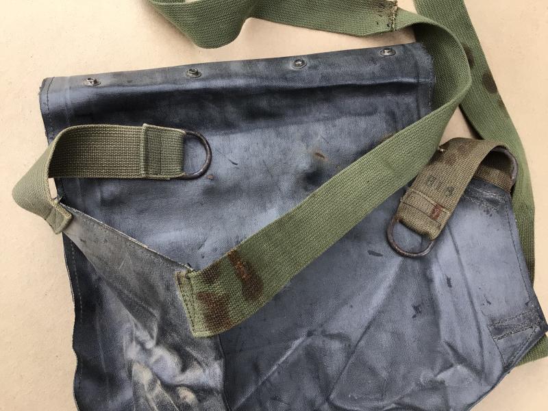 US WW2 M7 Carrier for M5 Assault Gas Mask