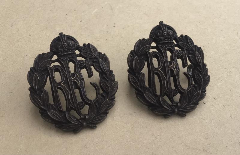 WW1 Royal Flying Corps Collar Badges