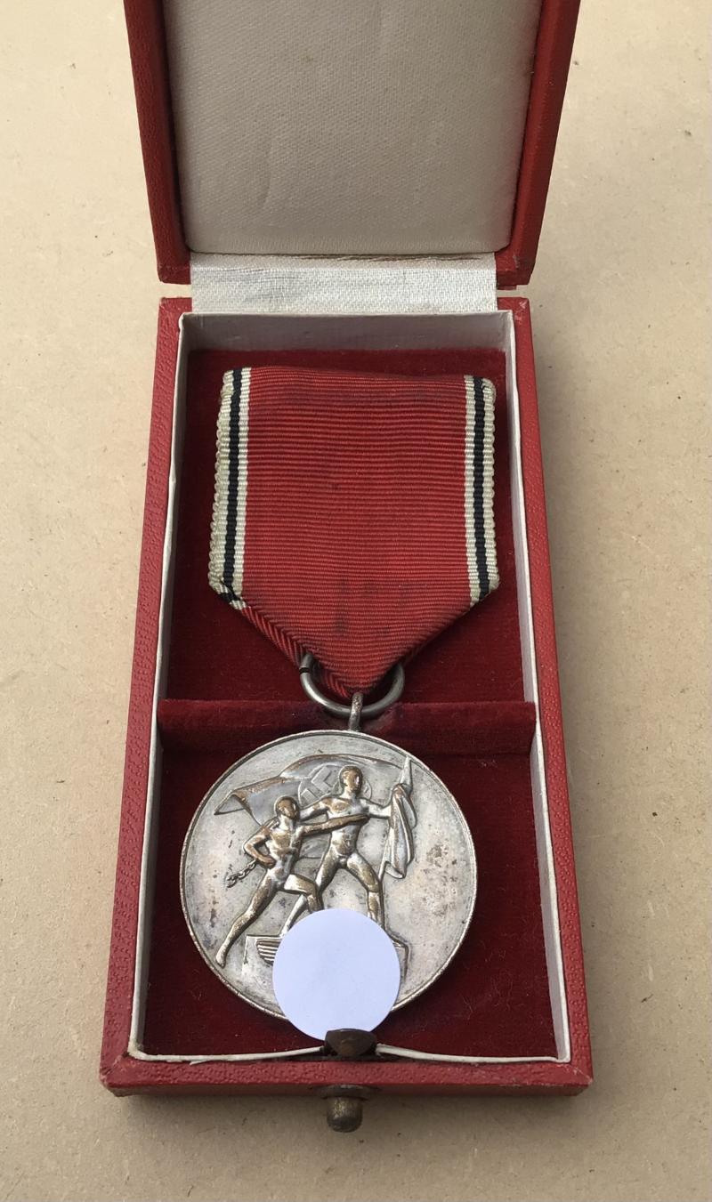 German WW2 Cased 1938 Entry Into Austria Anschluss Medal