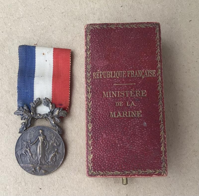 France WWI Bronze Medal of Honor of the French Ministry of Interior for Acts of Courage & Devotion Type 1889